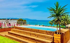 Beachfront Lux Apartments&Gym 5